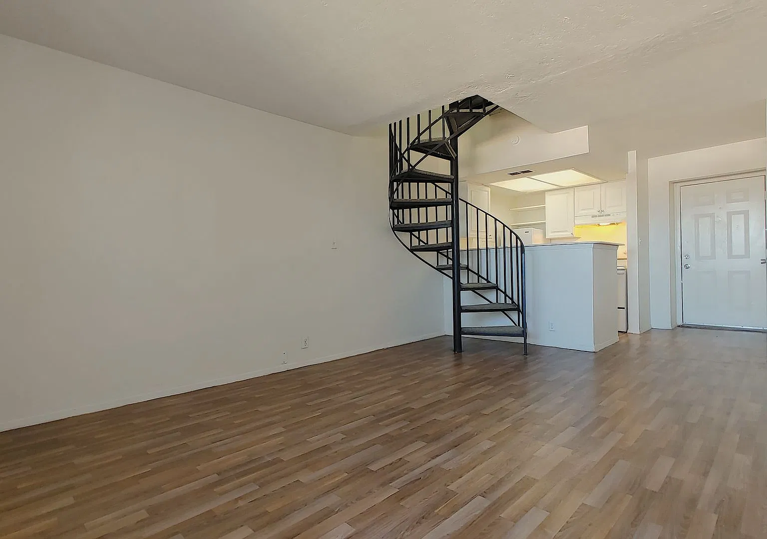 Cloudview Terrace — Photo 3