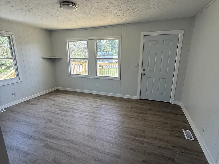 5740 Dodson Ferry Rd — Photo 13