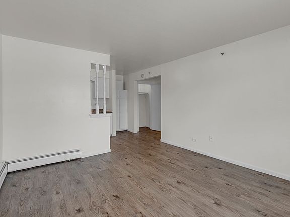 4th image of 1722 N Mannheim Rd APT 13