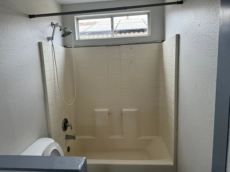 3215 Glancy Dr — Photo 15