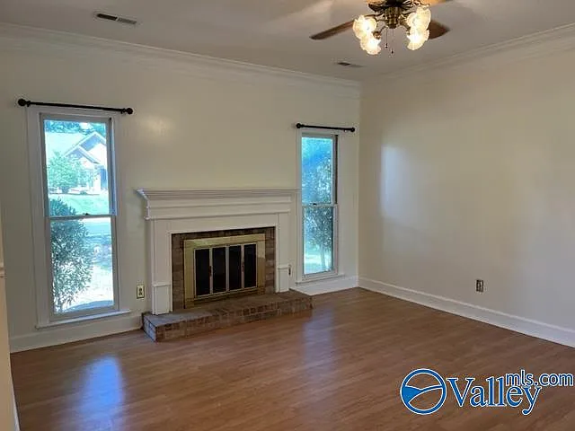 2510 Hamilton Dr SE — Photo 2