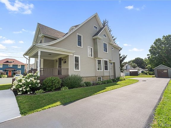 4th image of 215 S Main St