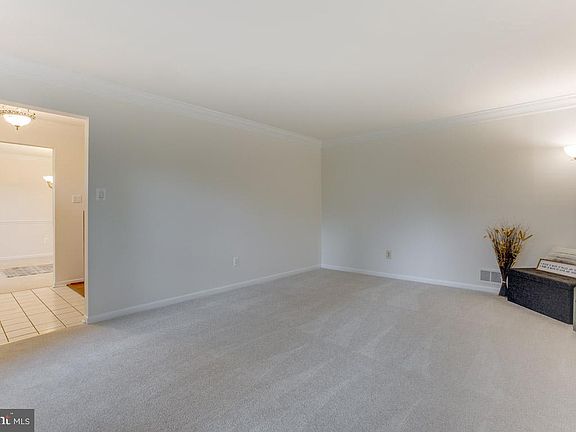 5th image of 7216 Marr Dr