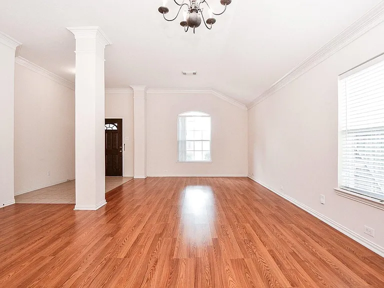 18006 Willow Cliff Ln — Photo 5