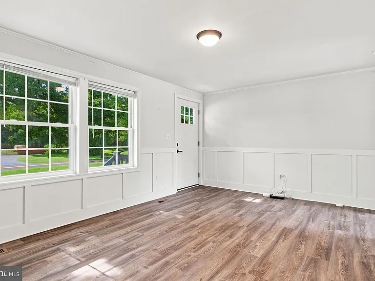 306 Fegan Rd — Photo 22
