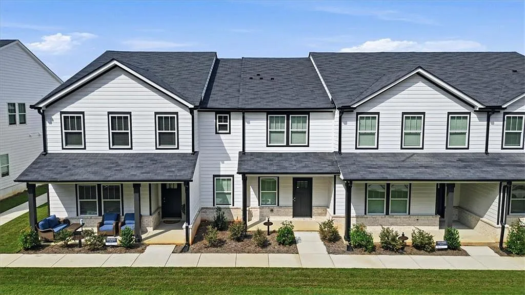 3 bed, 2.5 bath, 1695 sqft, $2,150 — Photo 1
