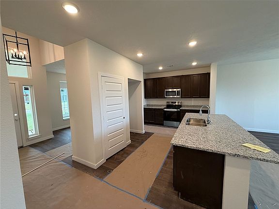 5th image of 317 Harvest Lake Dr