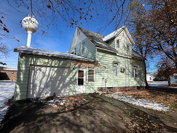4th image of 606 3rd St