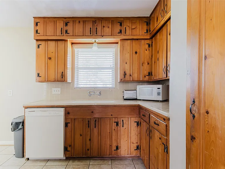 5210 De Lange Ln — Photo 11