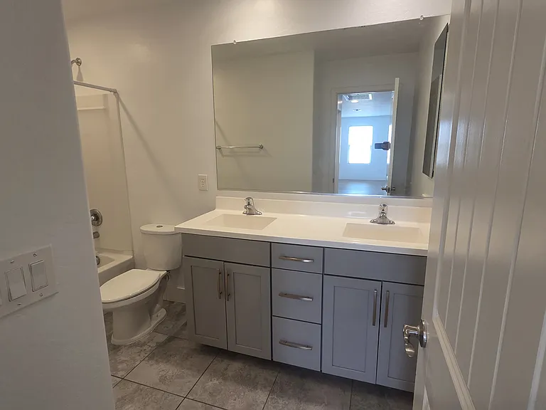5220 S Hadron — Photo 24