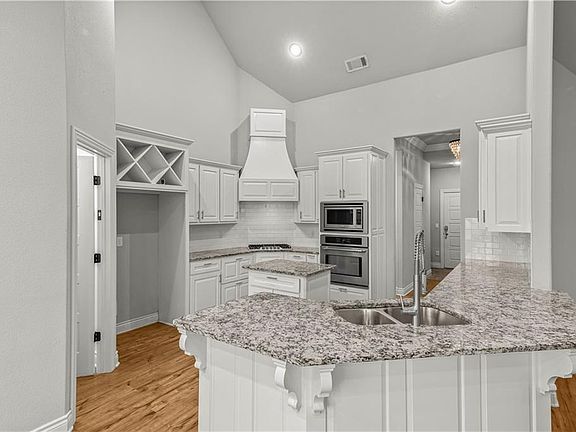 4th image of 2749 W Vanike Dr