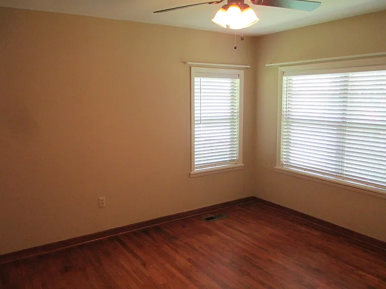 1828 Robins St — Photo 20