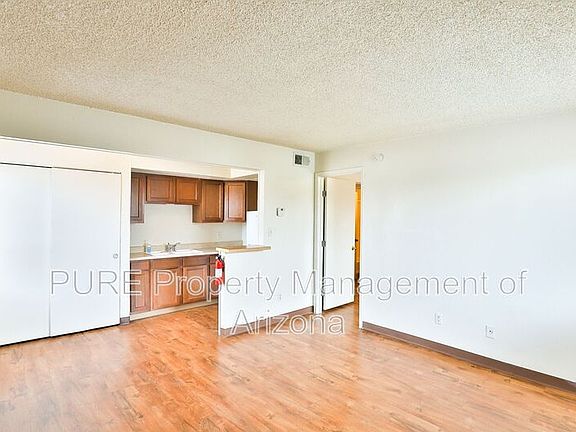 5th image of 810 W 2nd St #C