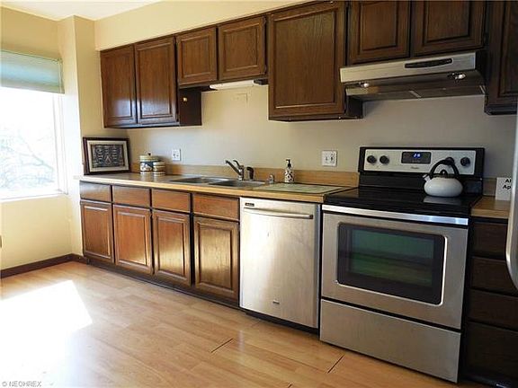 2nd image of 12500 Edgewater Dr APT 301