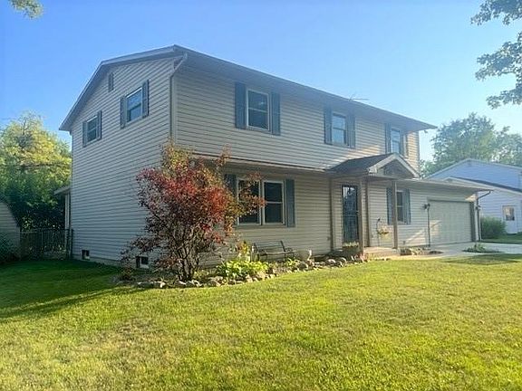2nd image of 6816 Lake Crest Ct