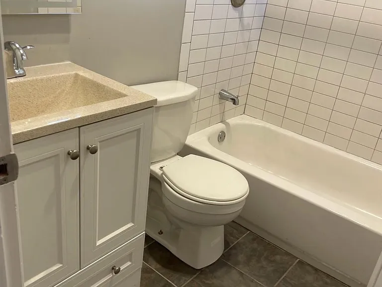 3156 Livingston St — Photo 14