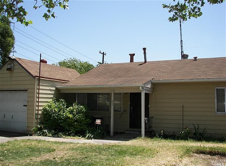 2nd image of 2537 Tennessee St