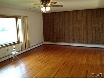 4th image of 1330 2nd Ave