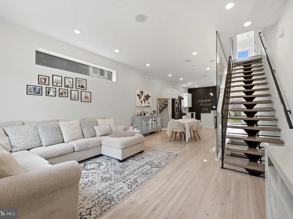 101 E Phil Ellena St, Philadelphia, PA 19119