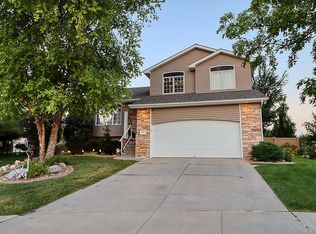 8937 Prairie Village Ct, Lincoln, NE 68507