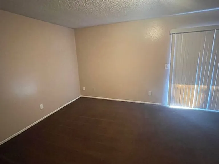 17126 Woodruff Ave — Photo 13