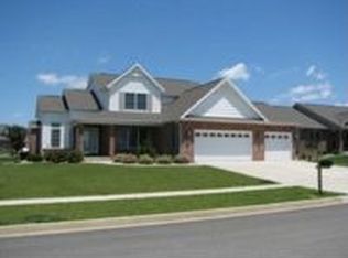 3111 Carrington Ln, Bloomington, IL 61704