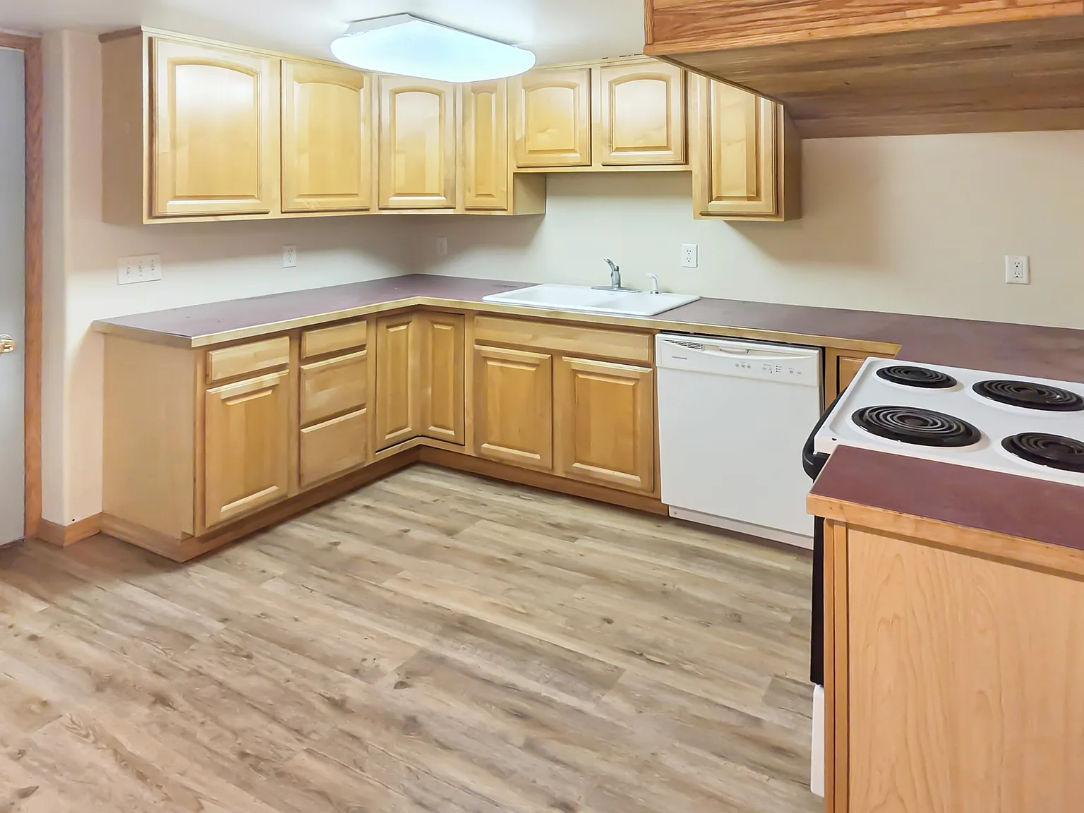 1 bed, 650 sqft, $1,150 — Photo 3