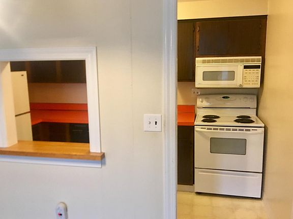 4th image of 6 Hamre Ln