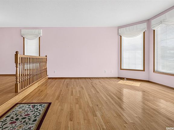 4th image of 138 Athabasca STREET W