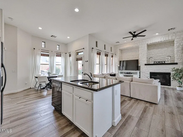 3950 N Edith Way — Photo 11