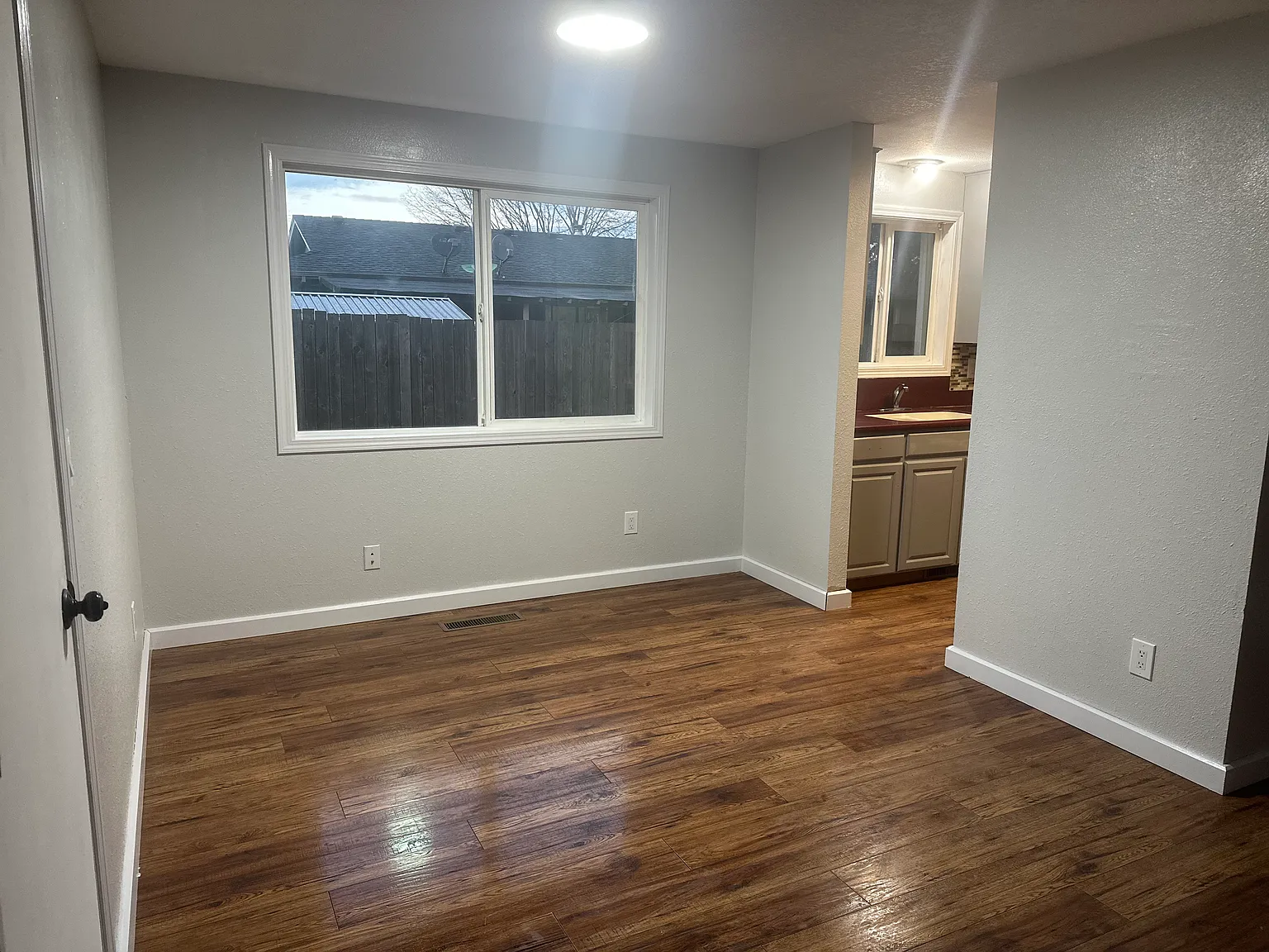 3 bed, 1056 sqft, $2,200 — Photo 4