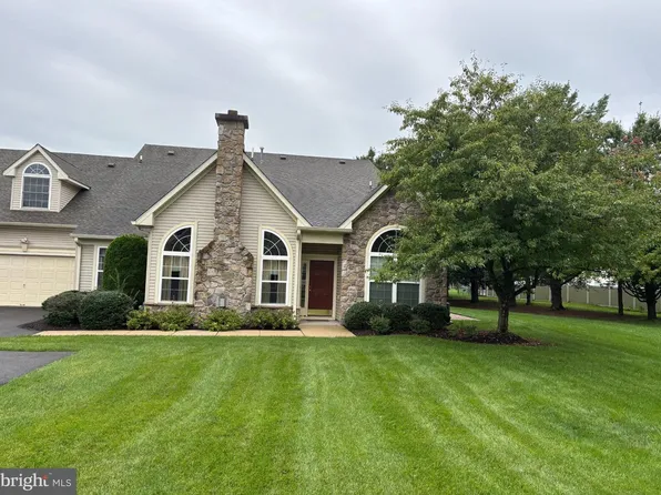 326 Shady Brook Dr #195, Langhorne, PA 19047