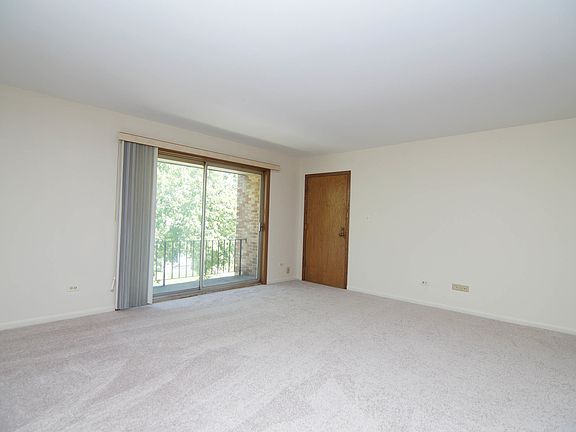 3rd image of 10324 S Keating Ave APT 3C