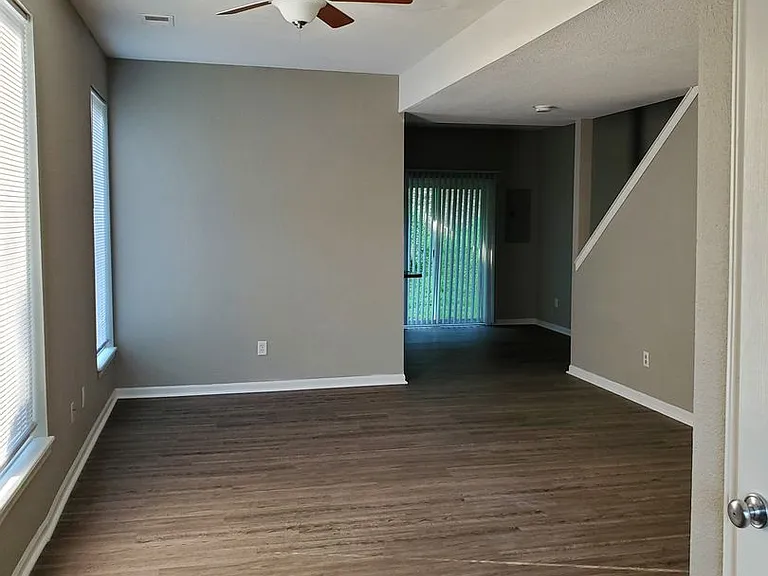 405D SE Brandon Ct — Photo 5