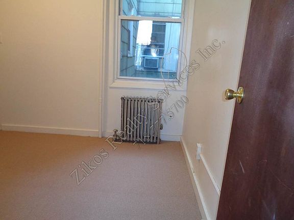 3rd image of 2248 41st St #1