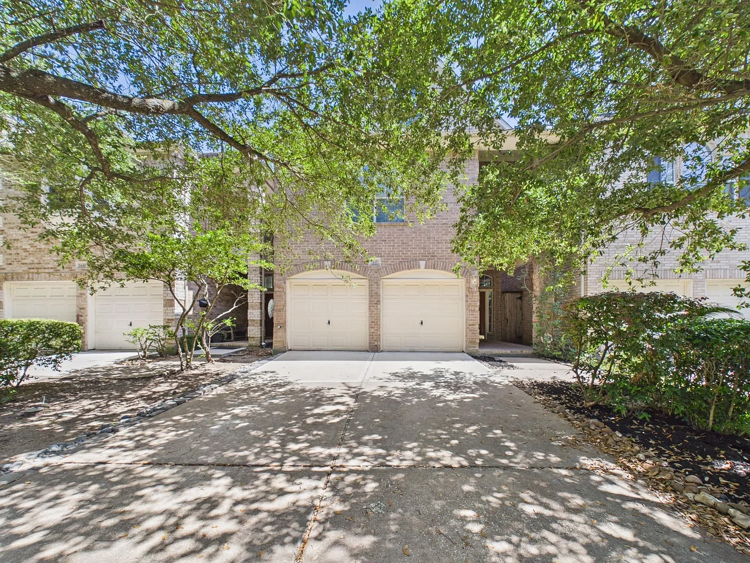4 bed, 4.0 bath, 3518 sqft, $4,500 — Photo 2
