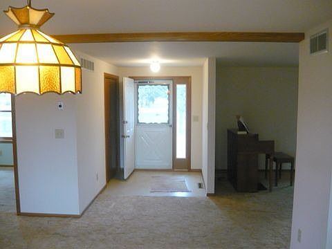 5th image of 590 Highland Dr
