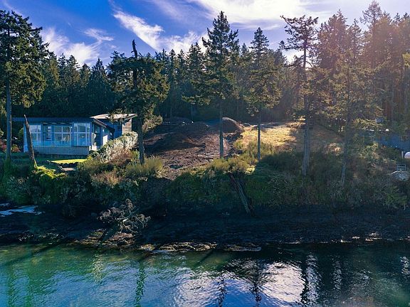 4th image of 770 Lands End Rd