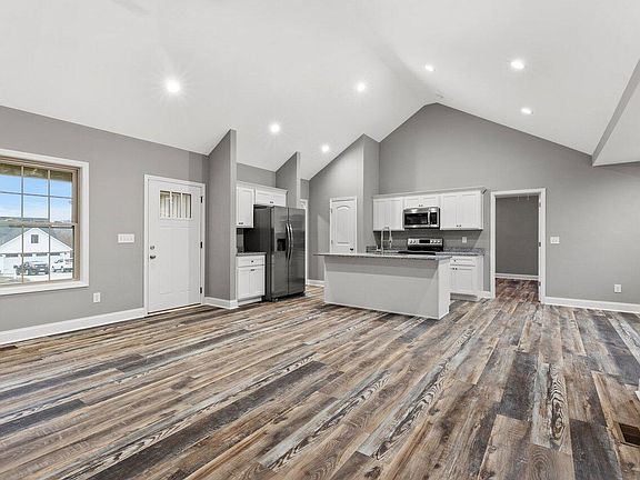 4th image of 127 Allyson Cir