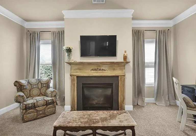 4960 Wilshire Xing — Photo 16