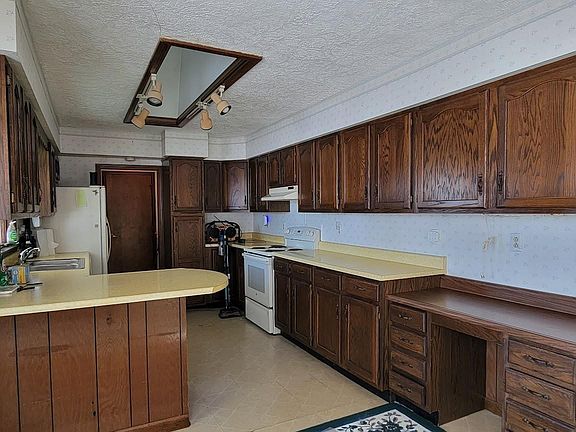 3rd image of 540 W Hastings St