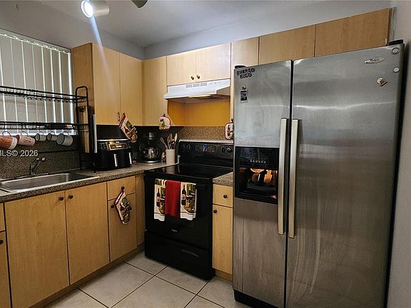 4th image of 1301 SE 28th Ln Unit 206-42