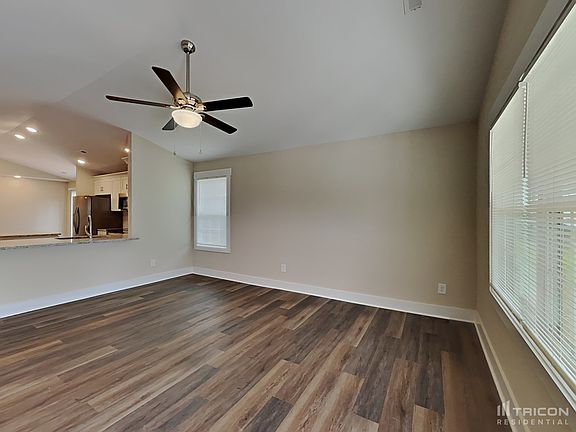 2nd image of 433 Brookfield Dr