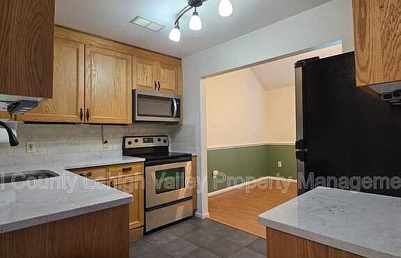 2nd image of 5634 Grace Ave