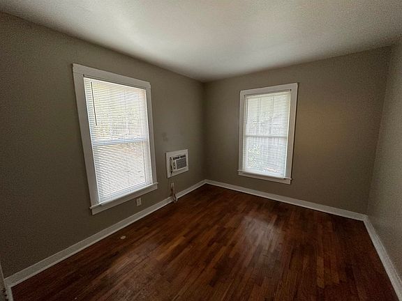 4th image of 1239 N Adams St