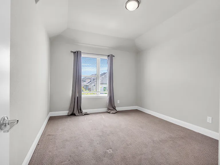 6657 Barnes Dr — Photo 32