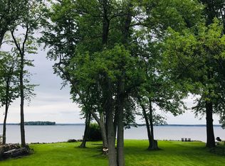 7171 Lakeshore Rd, Cicero, NY 13039