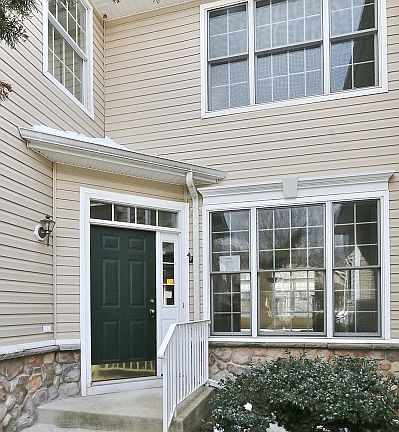 2nd image of 15 Whalen Ct