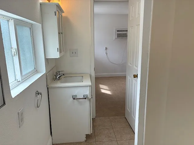 117 Spruce St #B — Photo 8