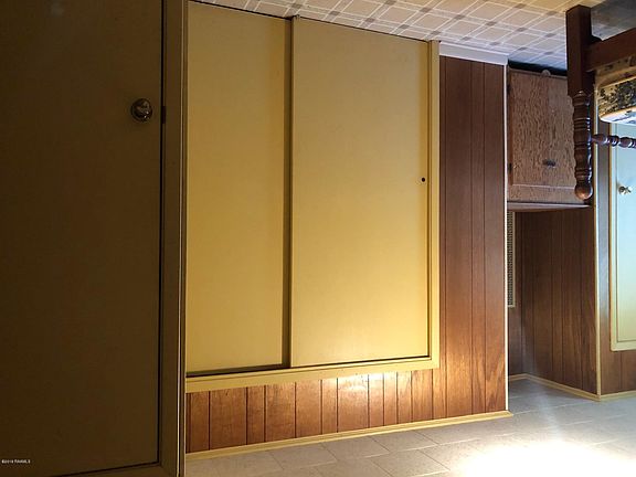5th image of 1034 Robin St #C